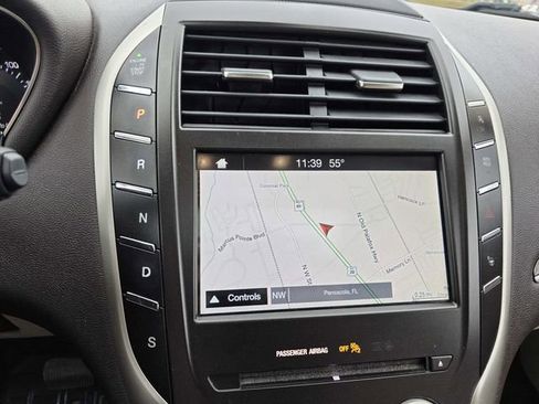 Used 2019 Lincoln MKC Reserve image 10