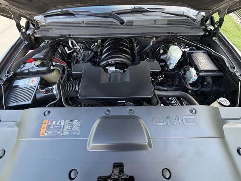 Used 2019 GMC Yukon XL SLT w/ HD Trailering Package image 26