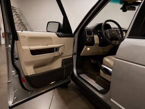 Used 2010 Land Rover Range Rover Autobiography AWD/4WD image 12