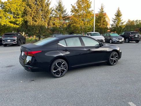 New 2025 Nissan Altima 2.5 SR w/ SR Premium Package image 6