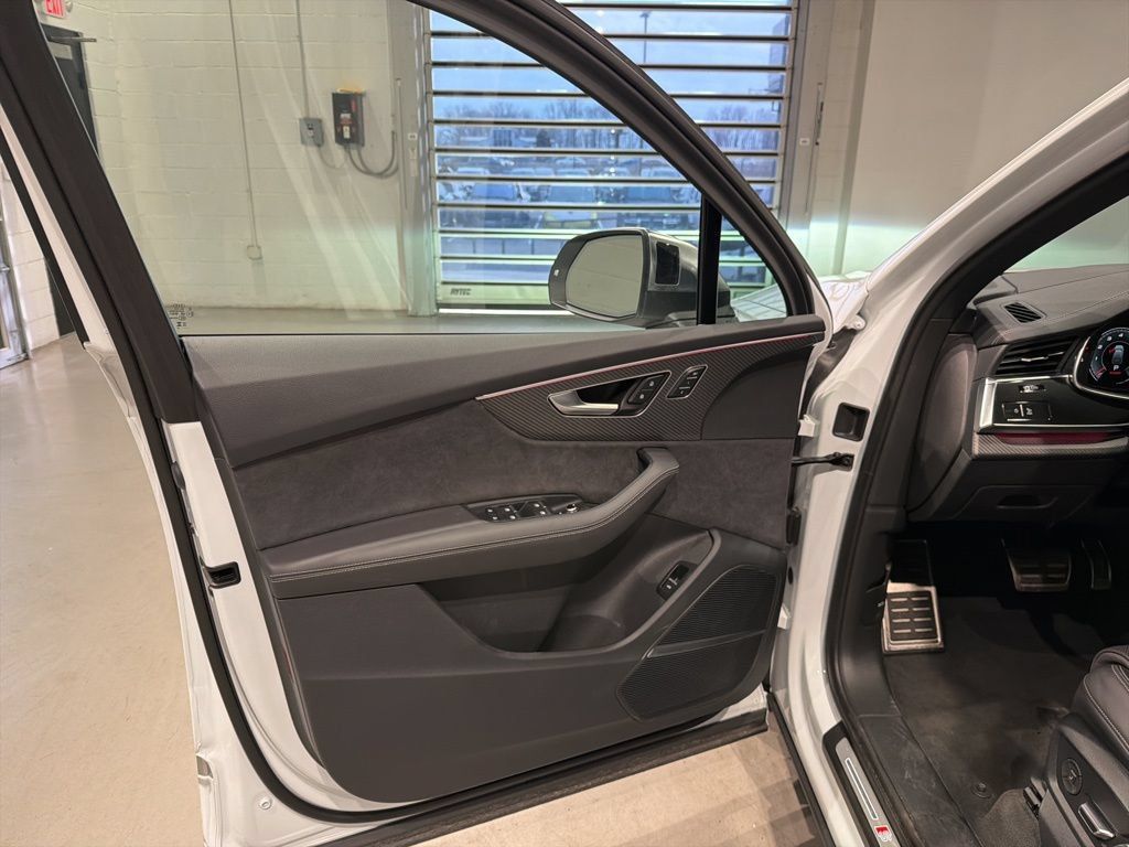 Used 2025 Audi SQ7 Prestige AWD/4WD image 15