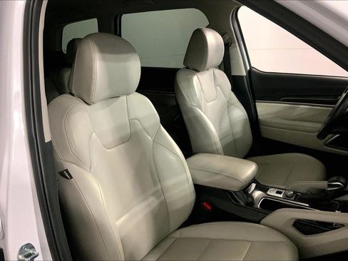 Used 2024 Kia Telluride S FWD image 7