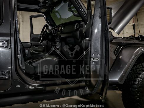 Used 2018 Jeep Wrangler Unlimited Sahara AWD/4WD image 83