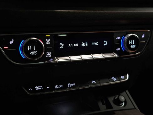 Used 2023 Audi Q5 2.0T Premium w/ Convenience Package image 28