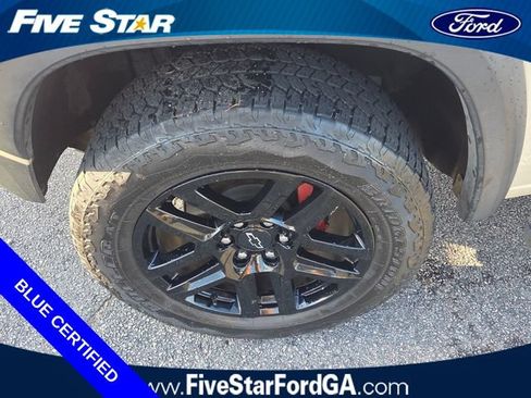Used 2024 Chevrolet Colorado Trail Boss w/ Technology Package AWD/4WD image 17