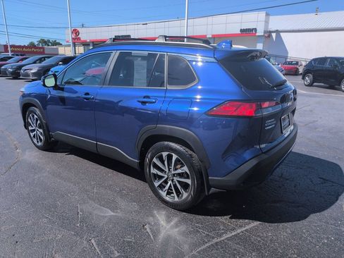 Used 2024 Toyota Corolla Cross XLE AWD/4WD image 3