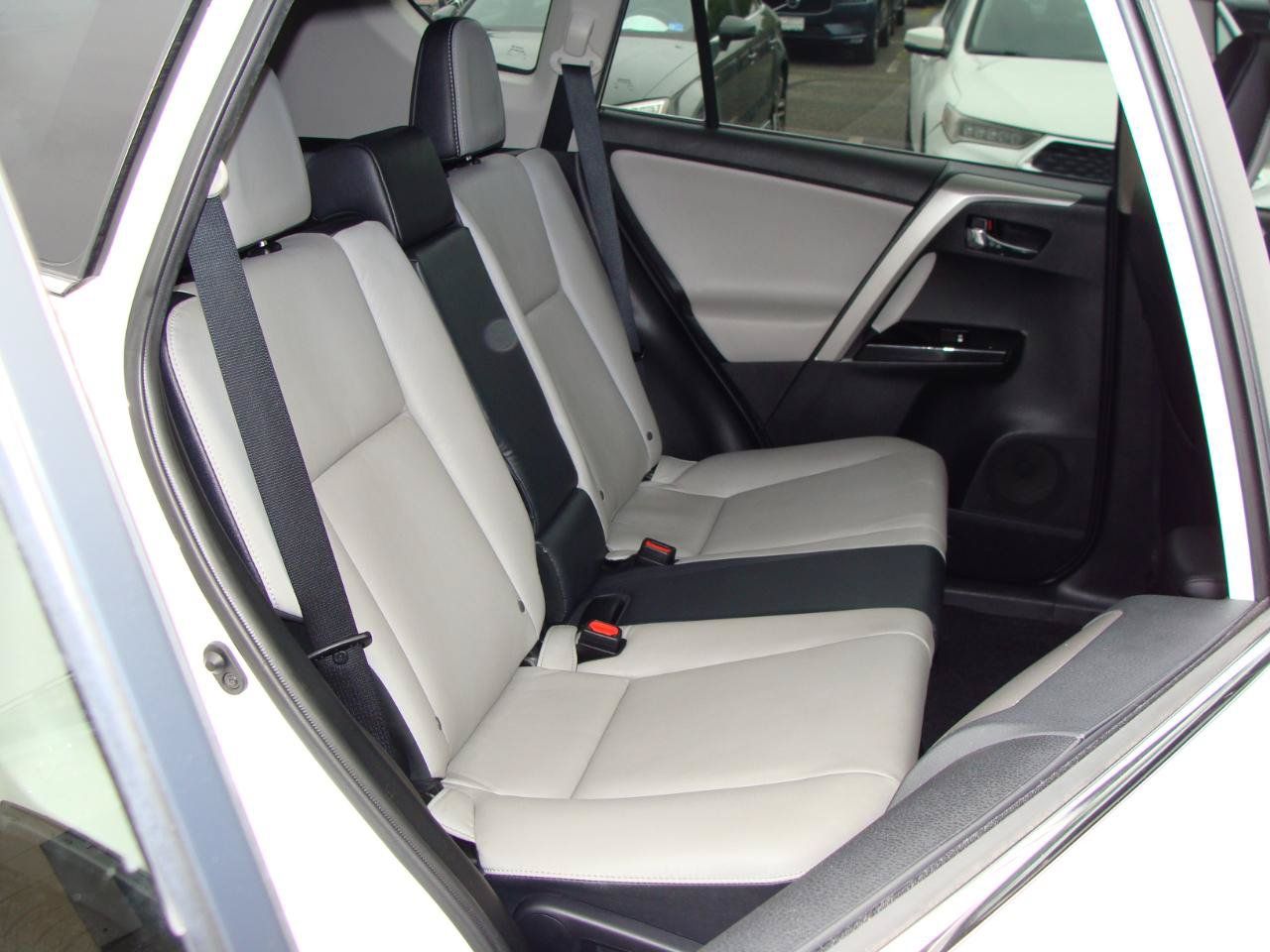 Used 2016 Toyota RAV4 Limited AWD/4WD image 10
