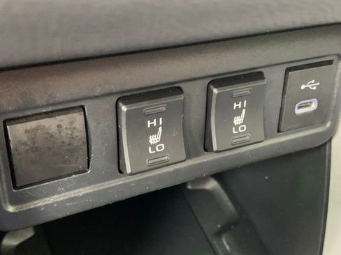 Used 2024 Toyota Corolla Cross XLE FWD image 17