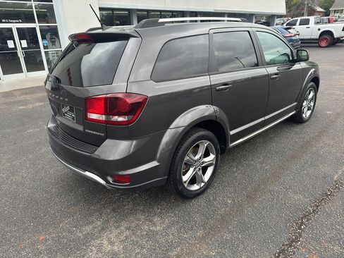 Used 2017 Dodge Journey Crossroad FWD image 9