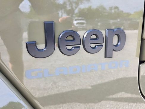 Used 2026 Jeep Gladiator Willys image 12