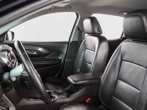 Used 2024 GMC Terrain SLT image 23