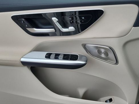 Used 2023 Mercedes-Benz GLC 300 4MATIC image 21
