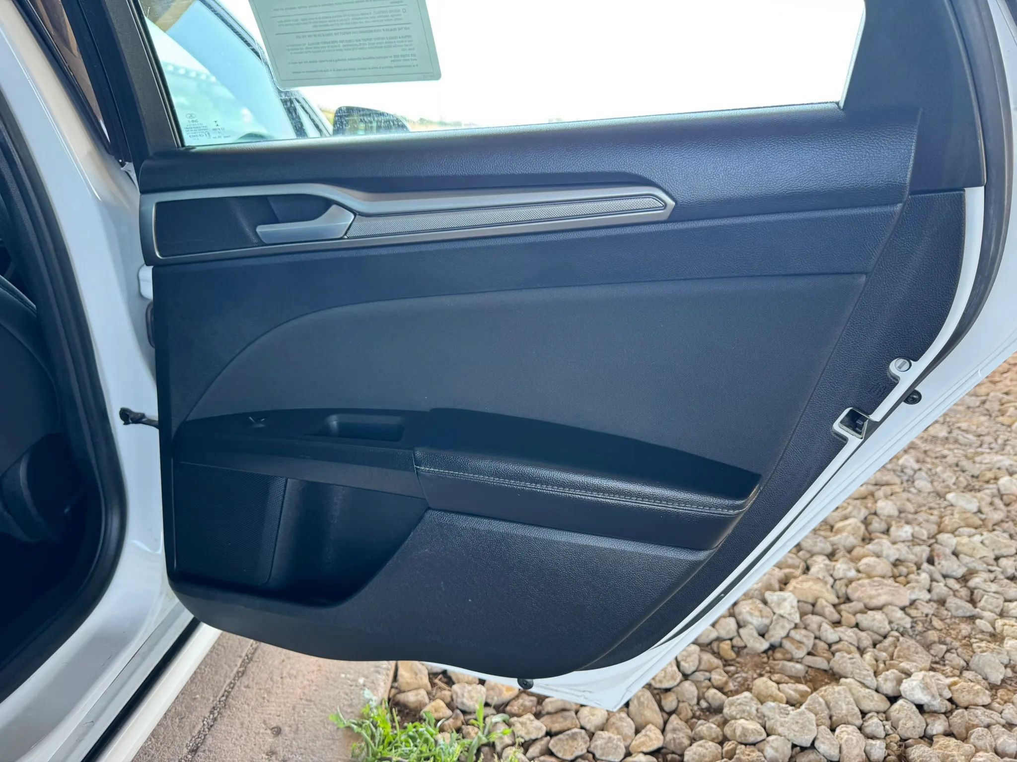 Used 2019 Ford Fusion SE FWD image 21