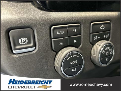 Used 2025 Chevrolet Silverado 1500 LT Trail Boss w/ Convenience Package II AWD/4WD image 31