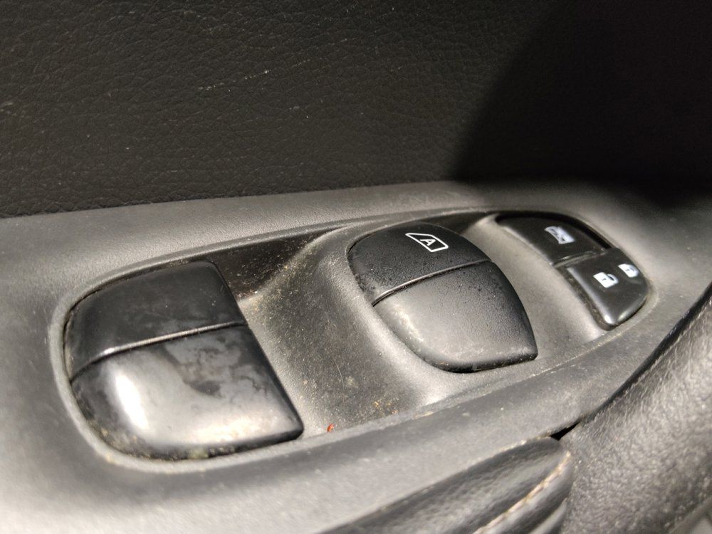 Used 2019 Nissan Rogue S AWD/4WD image 27