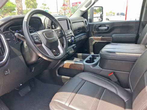 Used 2023 GMC Sierra 3500 Denali AWD/4WD image 15