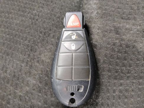 Used 2016 Dodge Grand Caravan SE FWD image 32