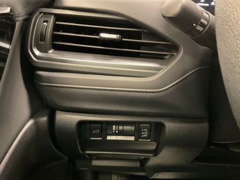 Used 2025 Subaru Forester Limited AWD/4WD image 16