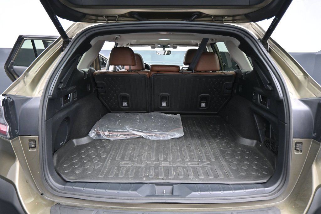 Used 2021 Subaru Outback Touring w/ Popular Package #2 AWD/4WD image 27