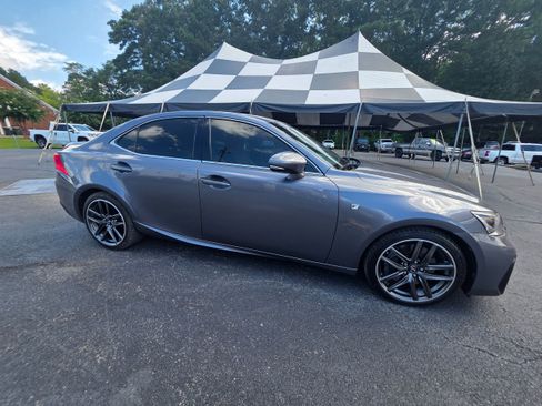 Used 2018 Lexus IS 300 F Sport RWD image 4