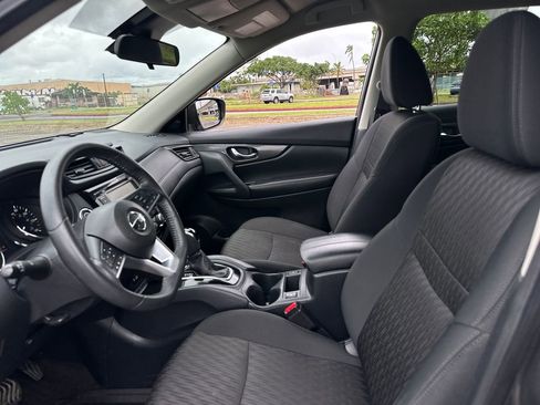 Used 2020 Nissan Rogue SV image 13