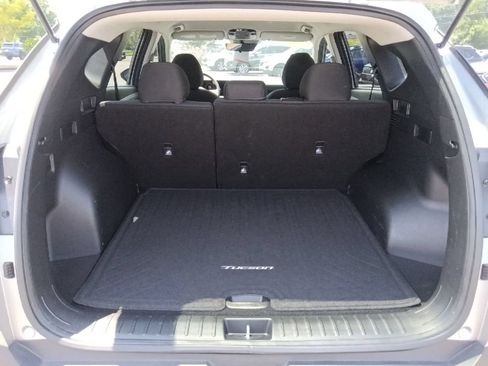 Used 2025 Hyundai Tucson SE FWD image 28