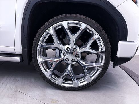 Used 2025 GMC Sierra 1500 Denali AWD/4WD image 18
