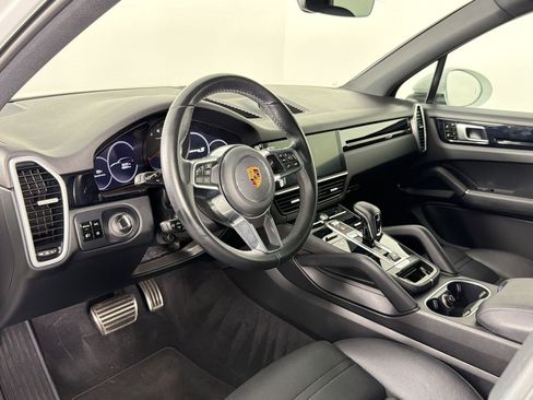 Used 2019 Porsche Cayenne S image 4