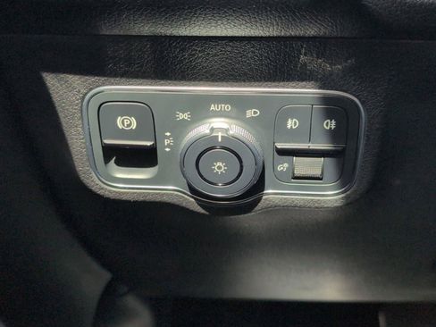 Used 2023 Mercedes-Benz GLB 250 GLB 250 image 6