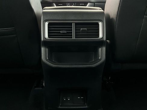 Used 2025 Volkswagen Atlas Cross Sport SE image 13