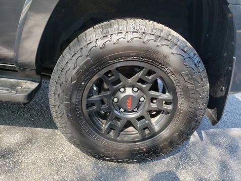 Used 2020 Toyota 4Runner SR5 AWD/4WD image 20