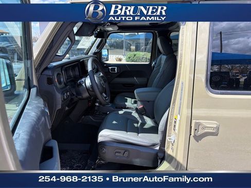 New 2026 Jeep Gladiator Mojave image 11