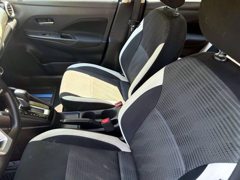 Used 2021 Nissan Versa SV FWD image 13