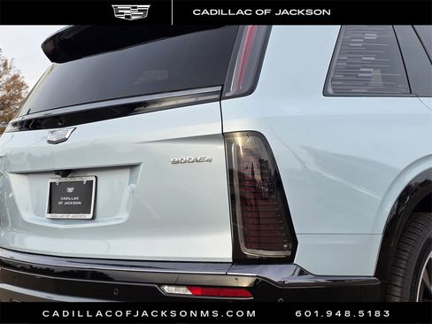 New 2026 Cadillac Vistiq Sport image 13