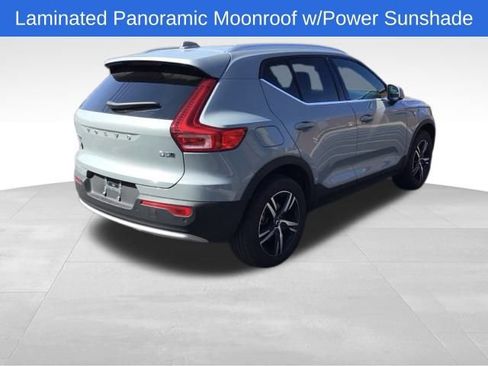 Used 2025 Volvo XC40 B5 Core image 6