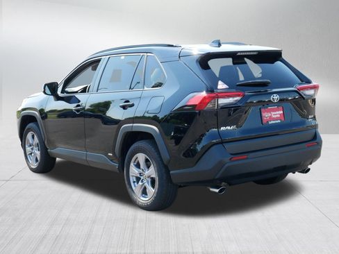 Certified 2025 Toyota RAV4 XLE AWD/4WD image 5