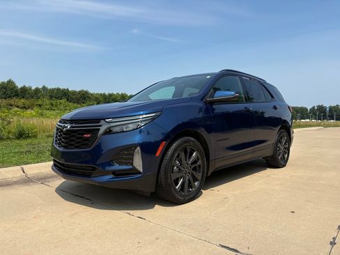 Used 2023 Chevrolet Equinox RS w/ RS Leather Package FWD image 1