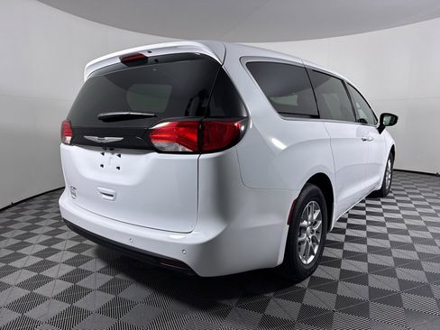 New 2026 Chrysler Voyager LX image 22