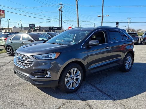 Used 2019 Ford Edge Titanium image 3