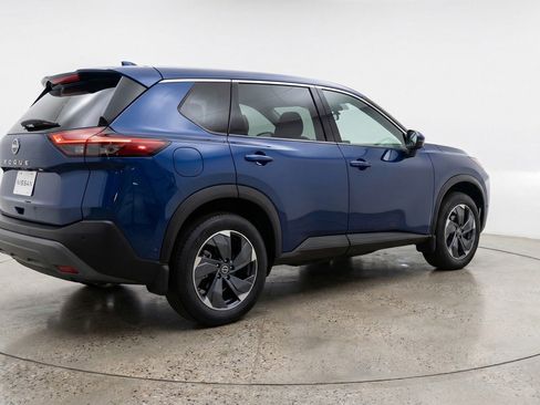 Used 2025 Nissan Rogue SV AWD/4WD image 9