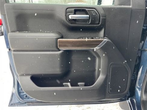 Used 2021 Chevrolet Silverado 1500 RST image 9