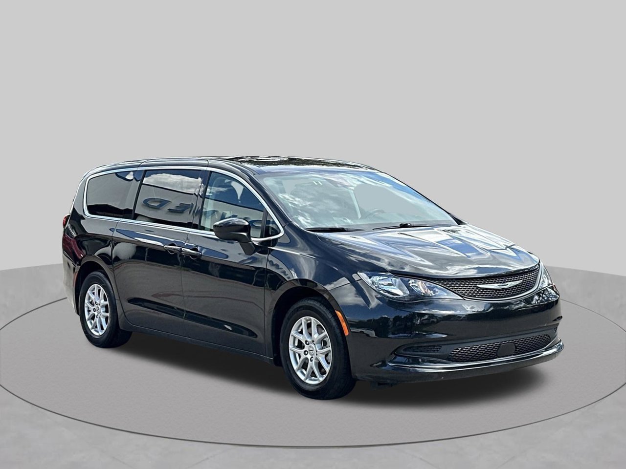 Used 2023 Chrysler Voyager LX FWD image 7