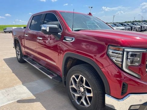 Used 2022 GMC Sierra 1500 SLT AWD/4WD image 3