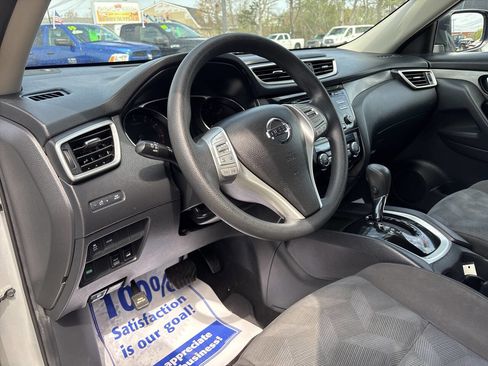 Used 2016 Nissan Rogue SV AWD/4WD image 13