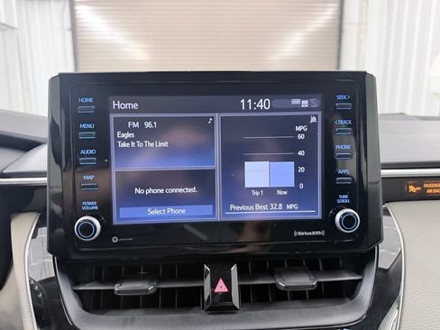 Used 2022 Toyota Corolla LE FWD image 16