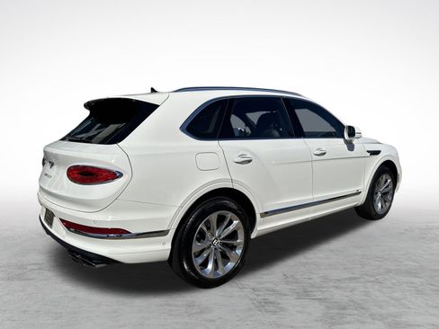 Used 2022 Bentley Bentayga image 11