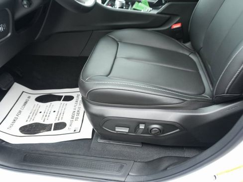 New 2025 Jeep Grand Cherokee L Limited w/ Luxury Tech Group II image 11