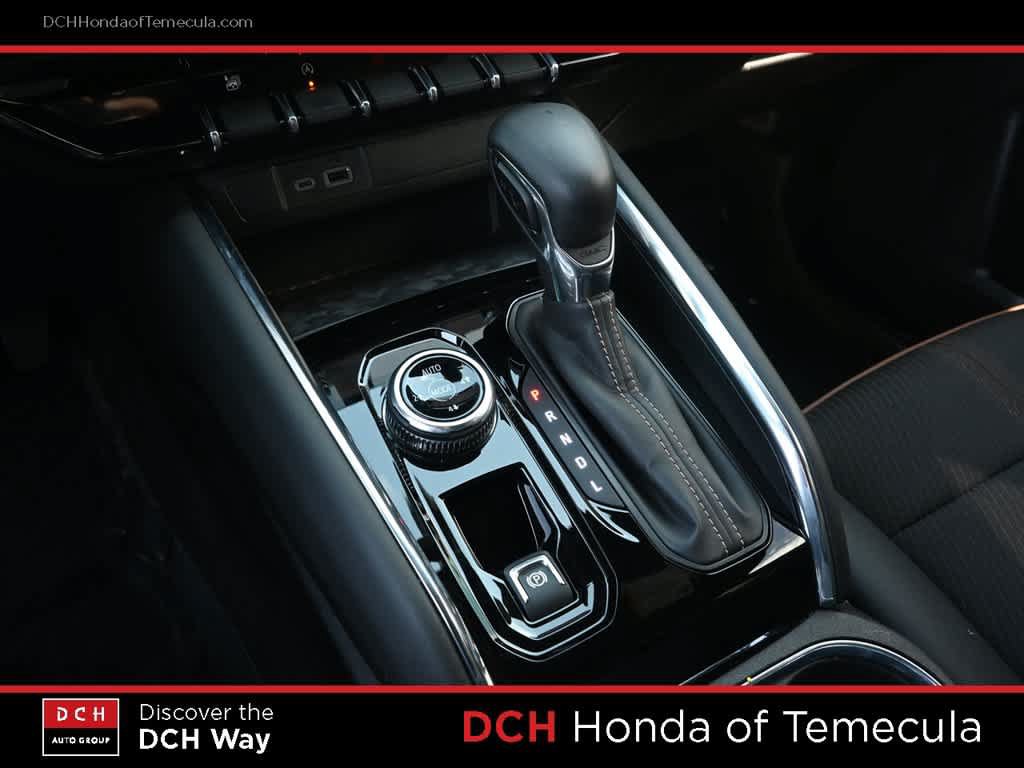 Used 2024 GMC Canyon AT4 w/ Technology Package AWD/4WD image 11