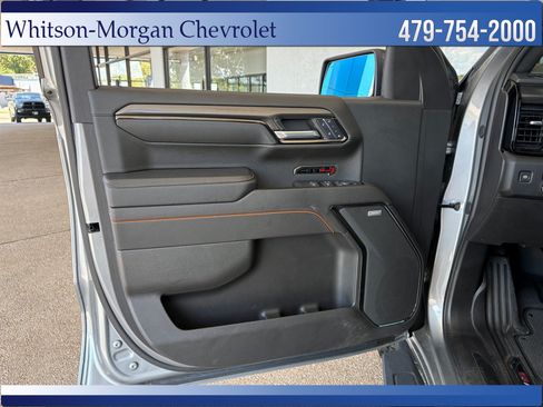 Used 2024 GMC Sierra 1500 AT4 w/ Technology Package AWD/4WD image 11