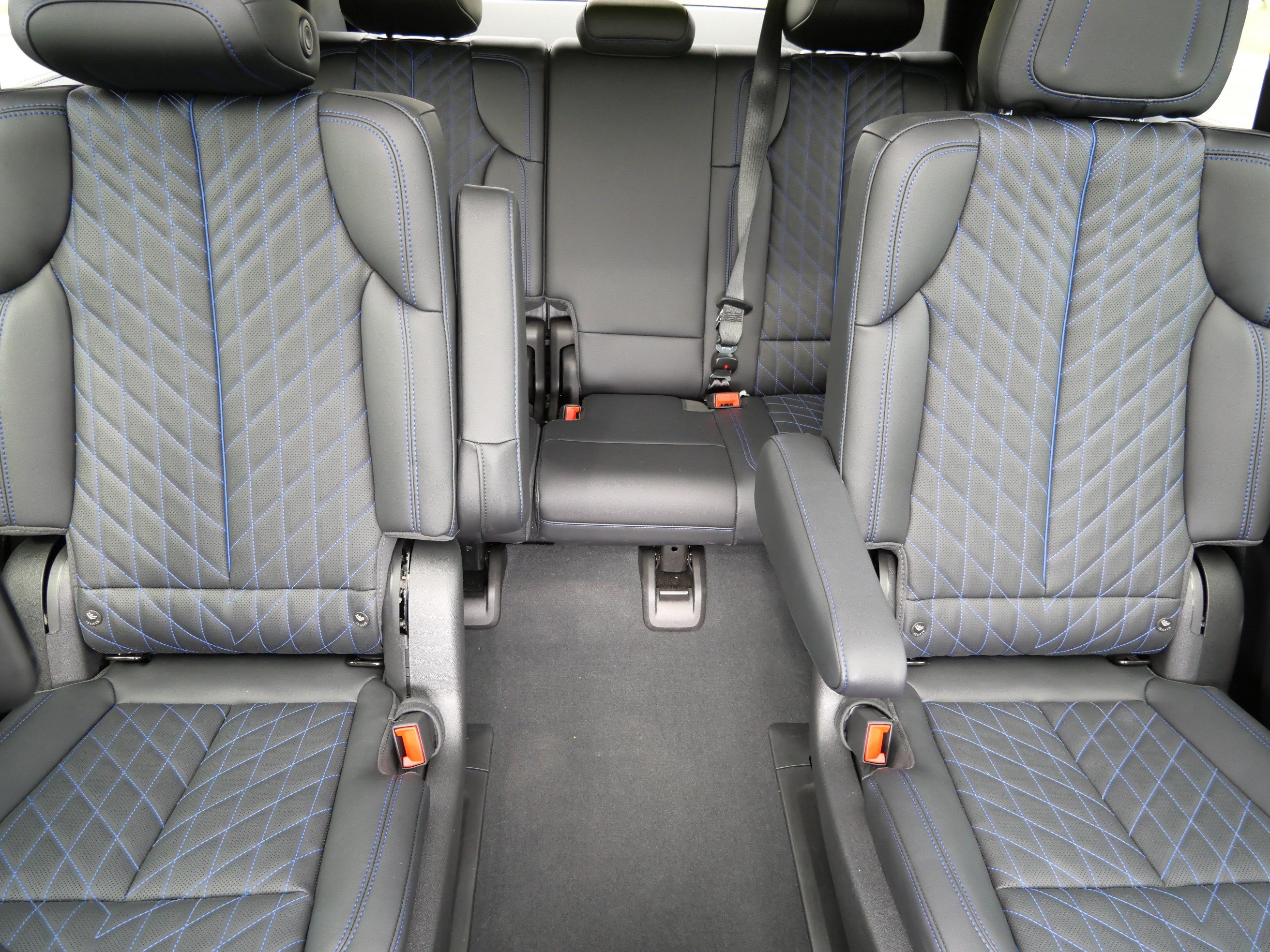 Used 2026 Cadillac Escalade IQ Luxury 1 w/ LPO, Floor Liner Package AWD/4WD image 14